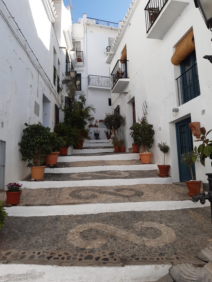 Andalucia2023 2 StreetSceneInFrigiliana