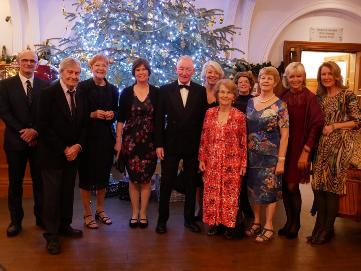 Chilworth2018 3 007JamesBondOnNYE